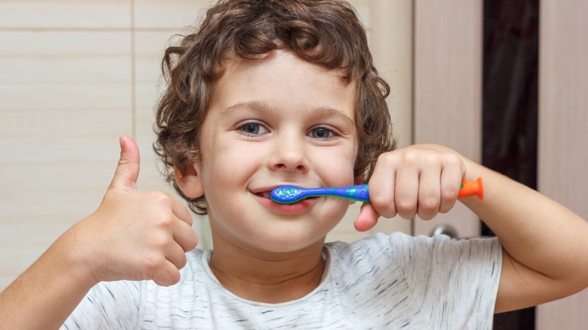 Como cuidar da saúde oral das crianças? Dentista esclarece principais dúvidas