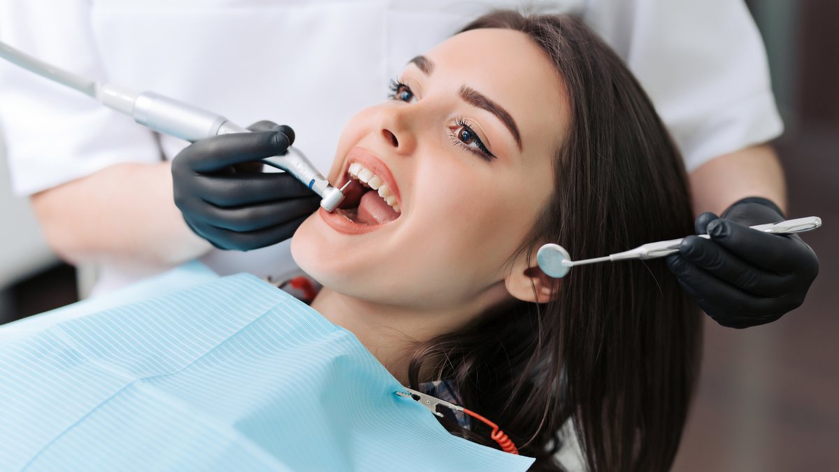 Dentes fraturados ou quebrados: Saiba o que fazer