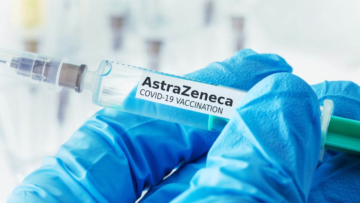 Vacina da AstraZeneca: tomou a dose vencida; saiba o que fazer