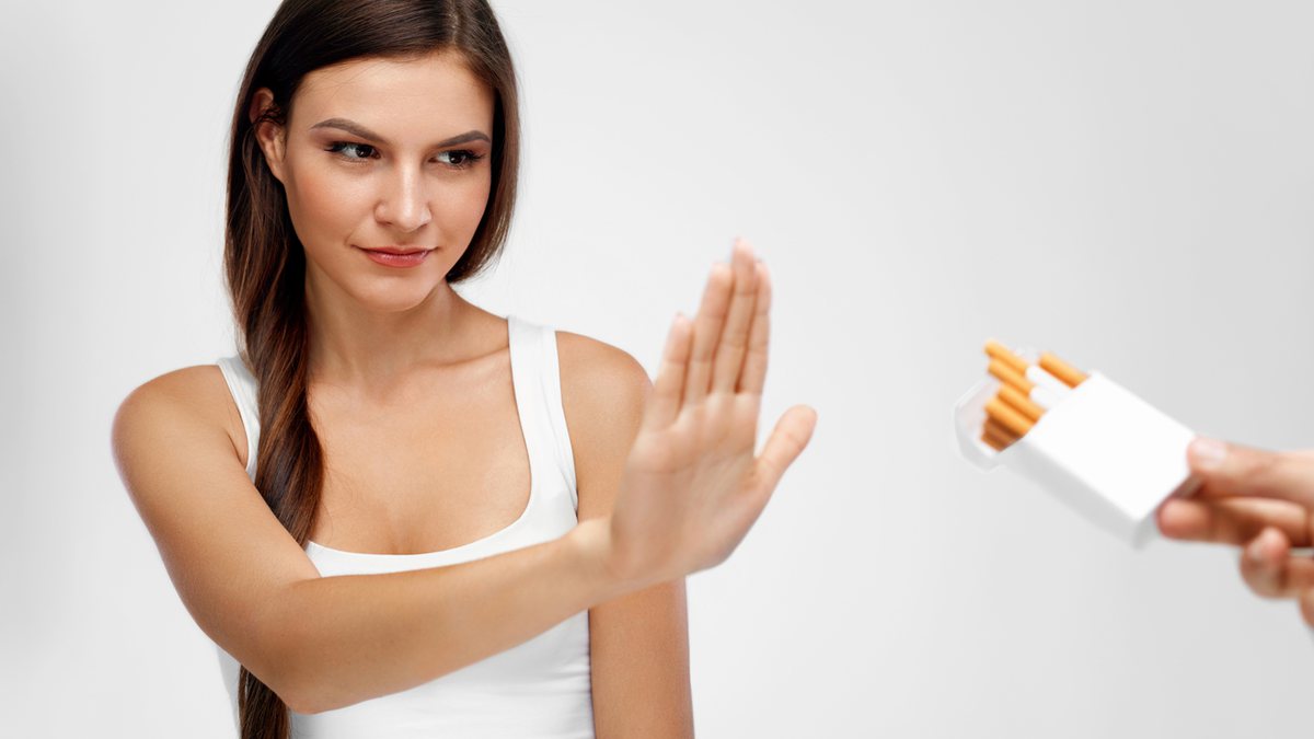 Nutricionista explica quais alimentos são recomendados para aqueles que pretendem parar de fumar