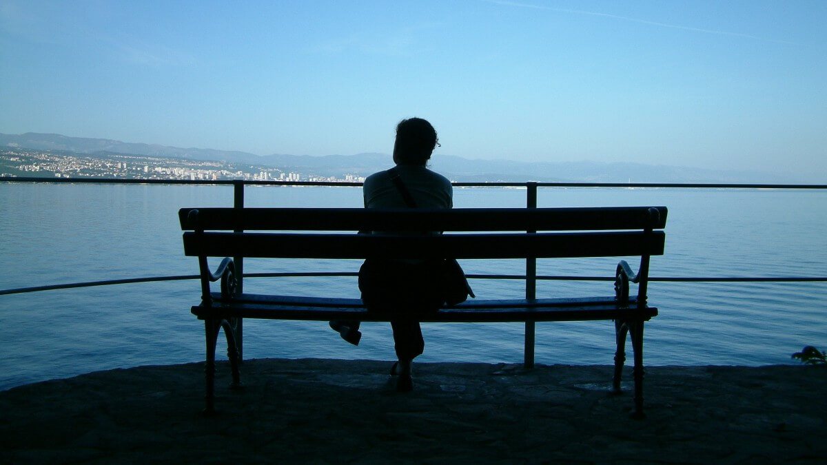 Psiquiatra de Harvard afirma que a solidão é uma fonte de estresse