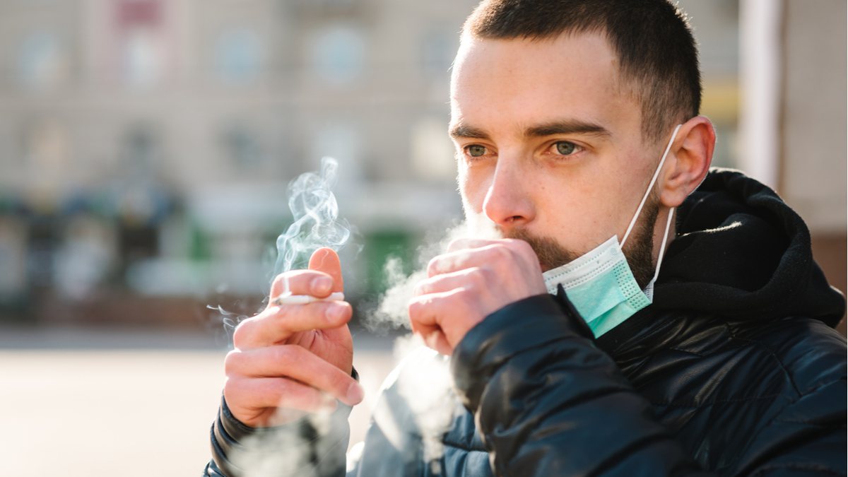 De acordo com o Ministério da Saúde, 428 pessoas morrem por dia por causa da dependência à nicotina