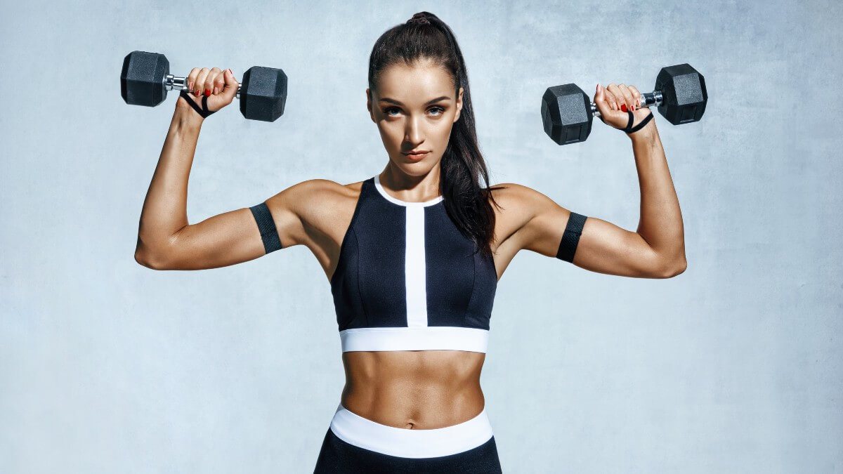 Musculação feminina: quais os benefícios do treino de força?
