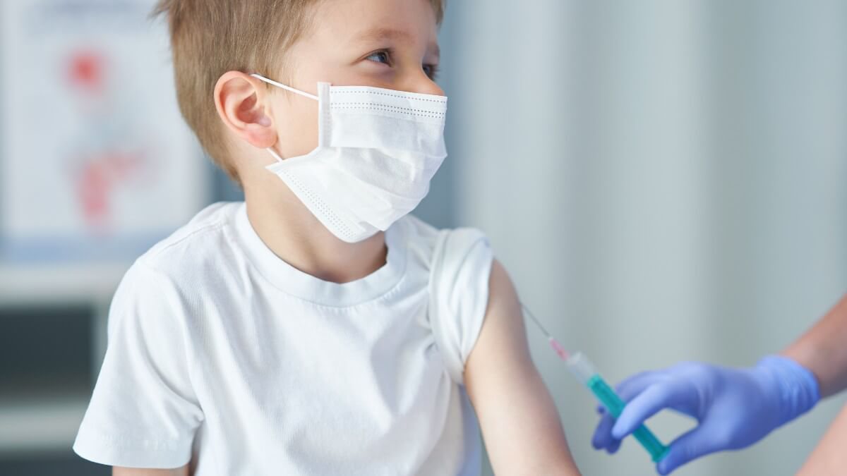 Vacinação infantil: 8 mitos e verdades sobre o efeito dos imunizantes